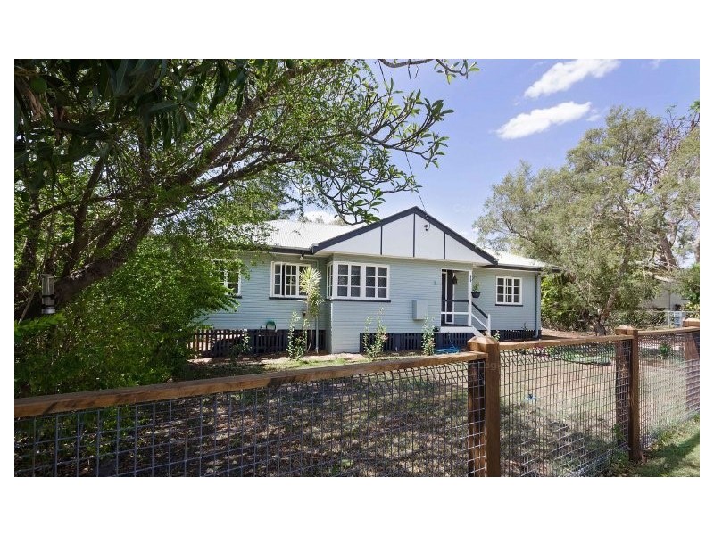 1 Irvine Street, East Ipswich QLD 4305