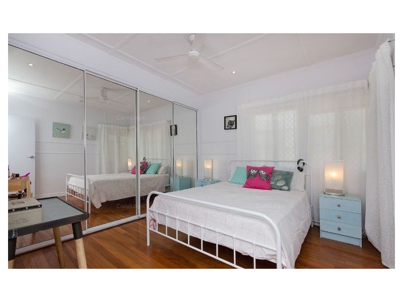 1 Irvine Street, East Ipswich QLD 4305
