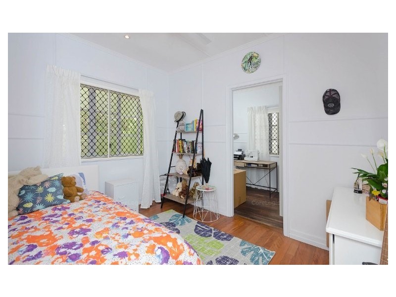 1 Irvine Street, East Ipswich QLD 4305