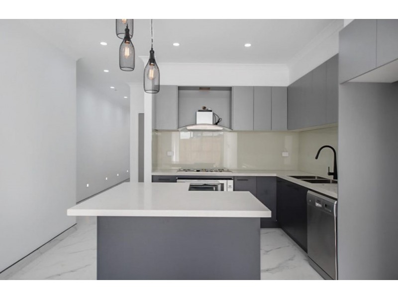 8 Coco Drive, Mickleham VIC 3064