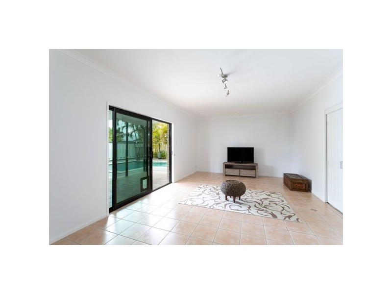 24 Avalon Street, Sandstone Point QLD 4511