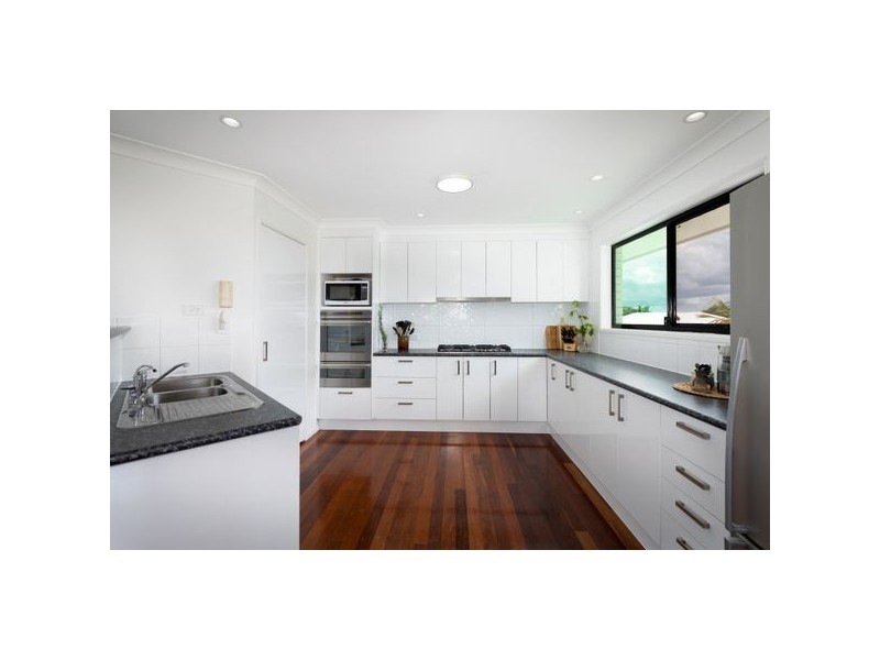 24 Avalon Street, Sandstone Point QLD 4511