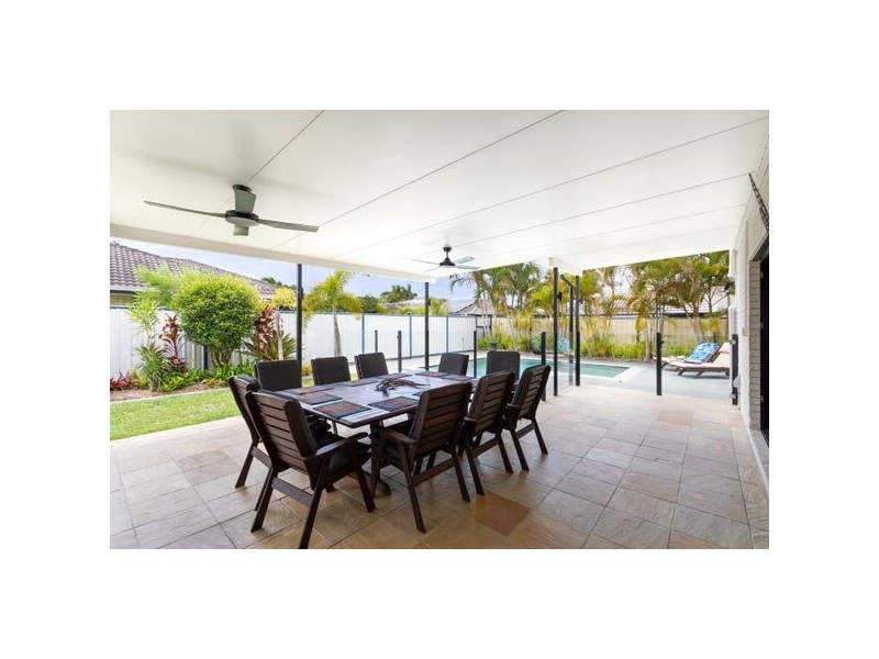 24 Avalon Street, Sandstone Point QLD 4511