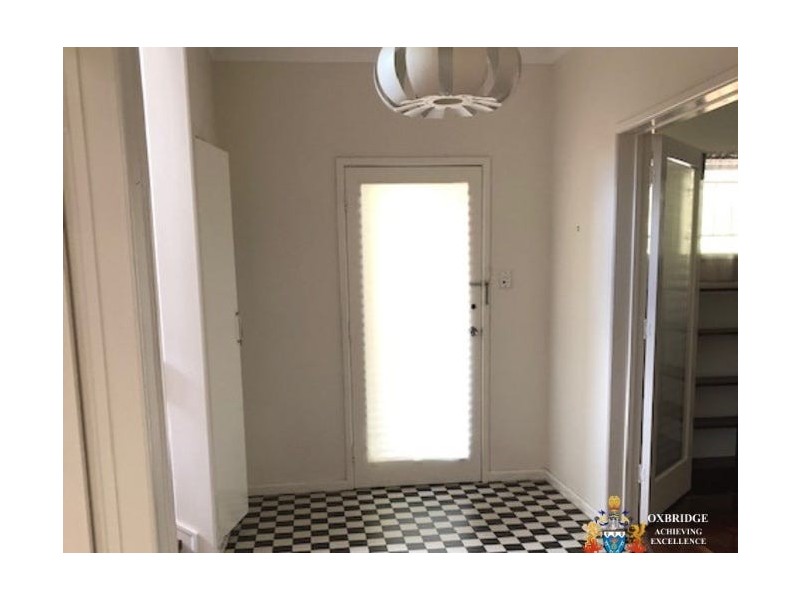11 Depper Street, St Lucia QLD 4067