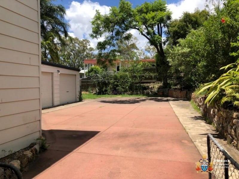 11 Depper Street, St Lucia QLD 4067