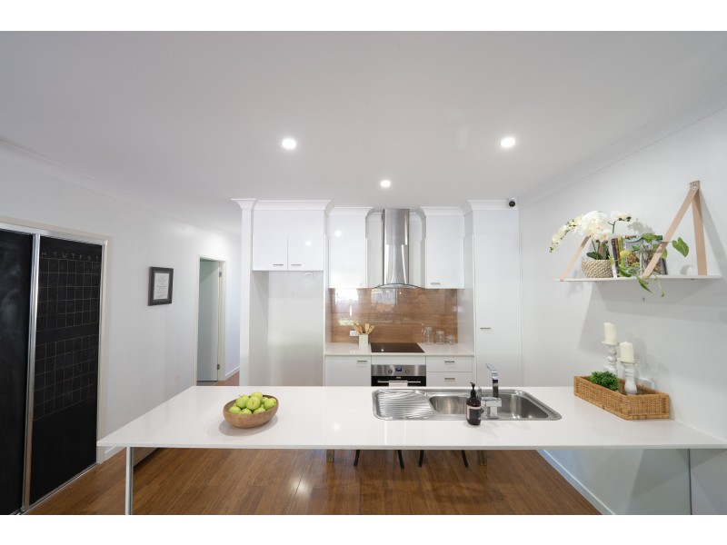 2/19 Joshua Place, Oxenford QLD 4210