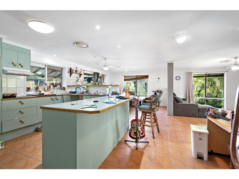 82-84 Carter Road, Munruben QLD 4125