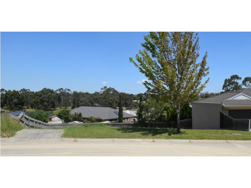 39 Portchester Boulevard, Beaconsfield VIC 3807