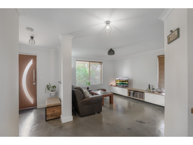 33A Annois Road, Bibra Lake WA 6163