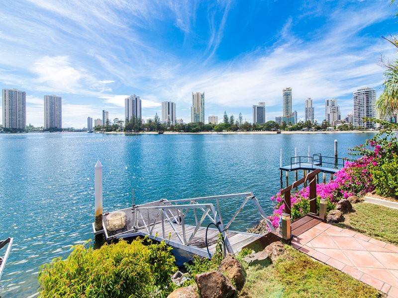Chevron Island QLD 4217
