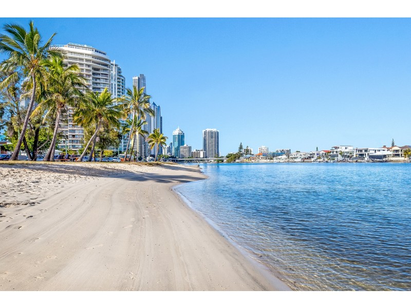 Chevron Island QLD 4217