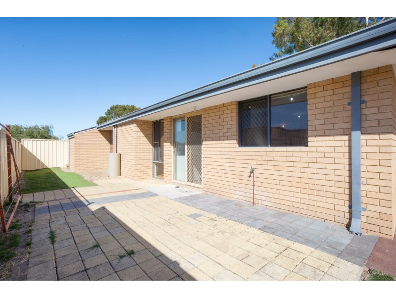 40 Smiths Avenue, Redcliffe WA 6104