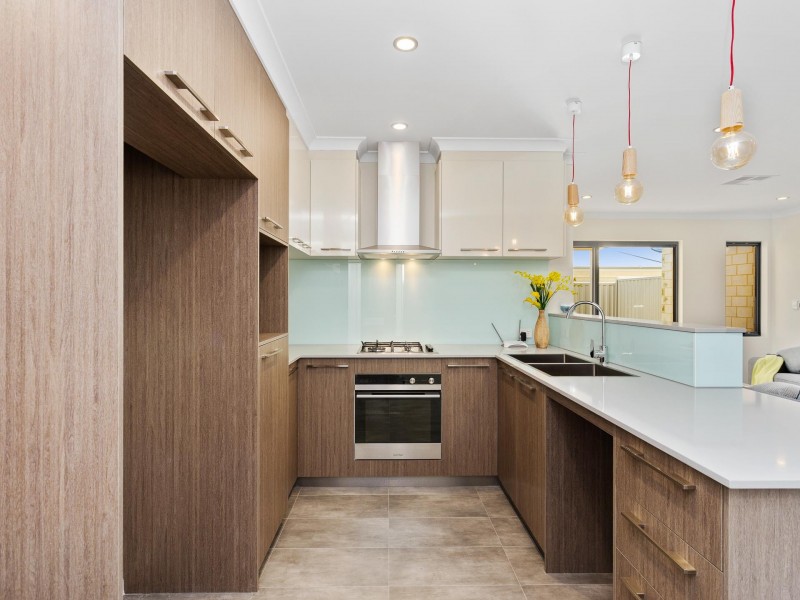 A/2 Lyn Close, Riverton WA 6148