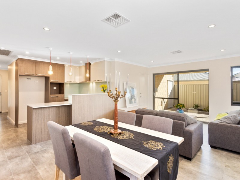 A/2 Lyn Close, Riverton WA 6148