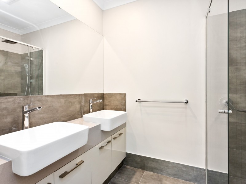 A/2 Lyn Close, Riverton WA 6148