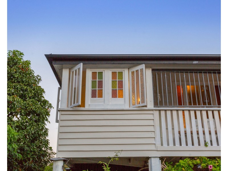 27 Alexandra Street, Booval QLD 4304
