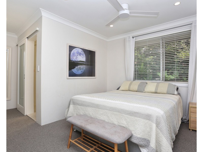 5 Mount Hagen Drive, Runaway Bay QLD 4216