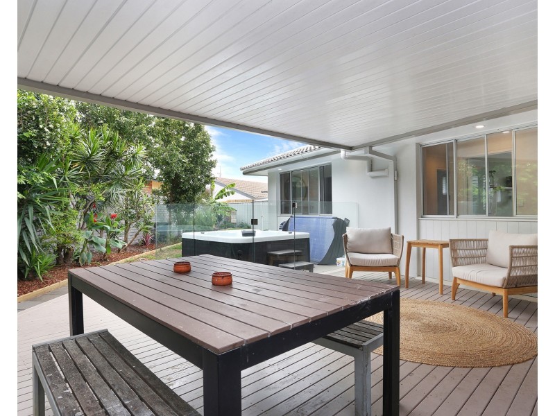 5 Mount Hagen Drive, Runaway Bay QLD 4216