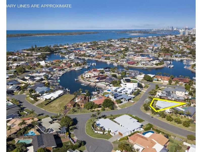 5 Mount Hagen Drive, Runaway Bay QLD 4216