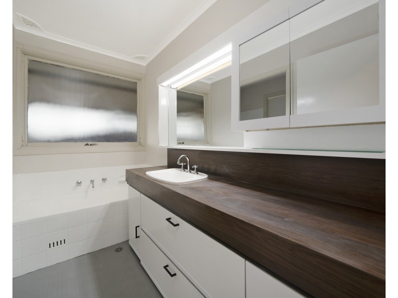 95 Eton Road, Cambridge Park NSW 2747