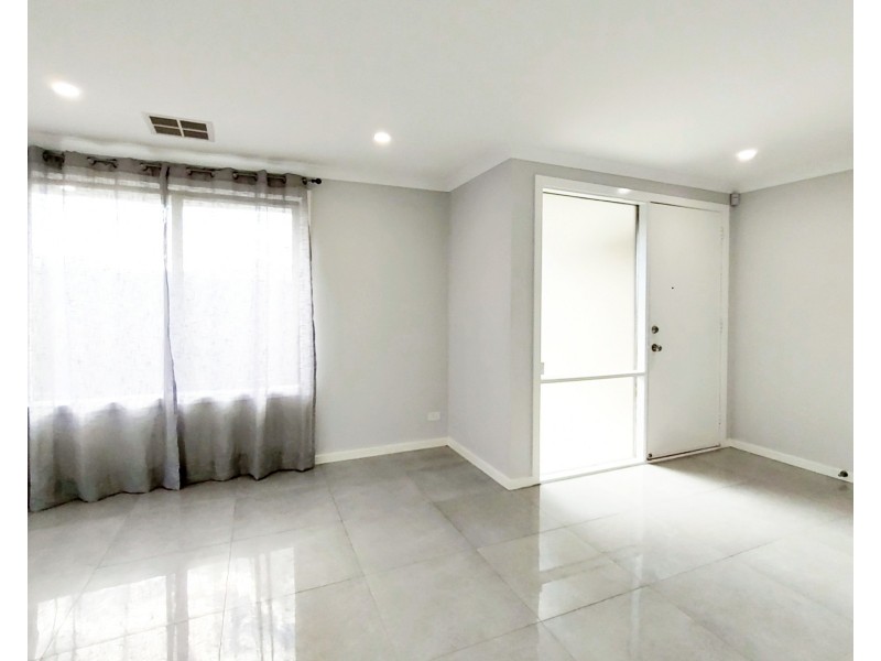 40 Katrina Drive, Gladstone Park VIC 3043