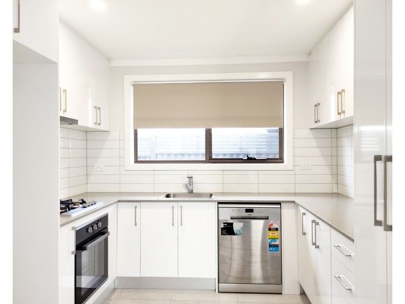 40 Katrina Drive, Gladstone Park VIC 3043