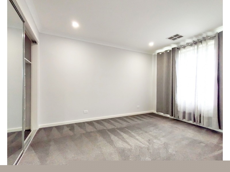 40 Katrina Drive, Gladstone Park VIC 3043