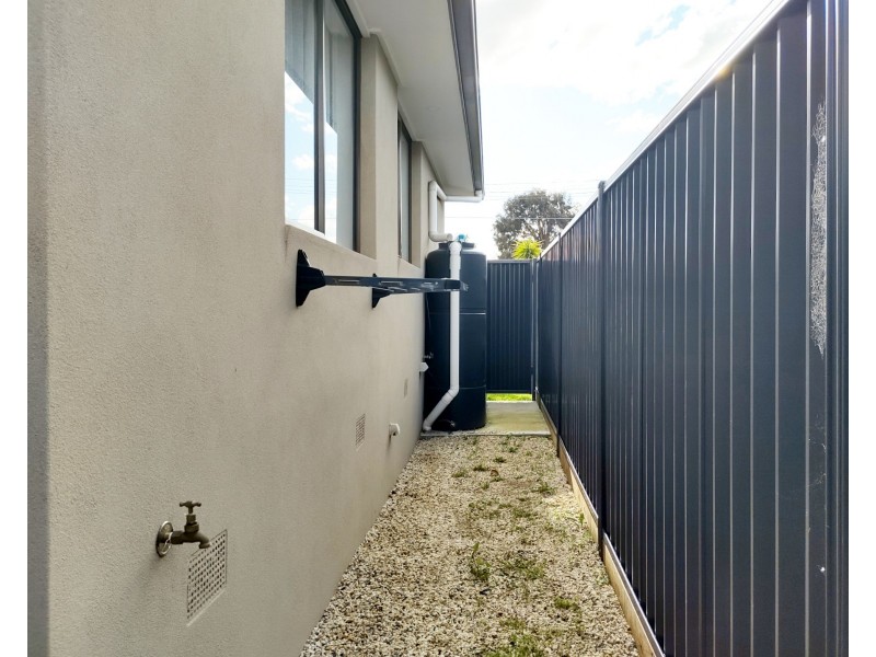 40 Katrina Drive, Gladstone Park VIC 3043