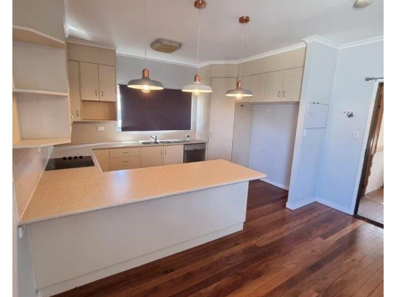 18 Walsh Avenue, Blackwater QLD 4717