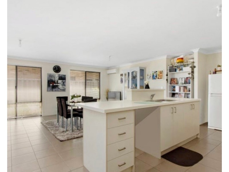2 ARNSIDE BEND, Waikiki WA 6169