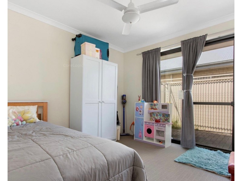 2 ARNSIDE BEND, Waikiki WA 6169