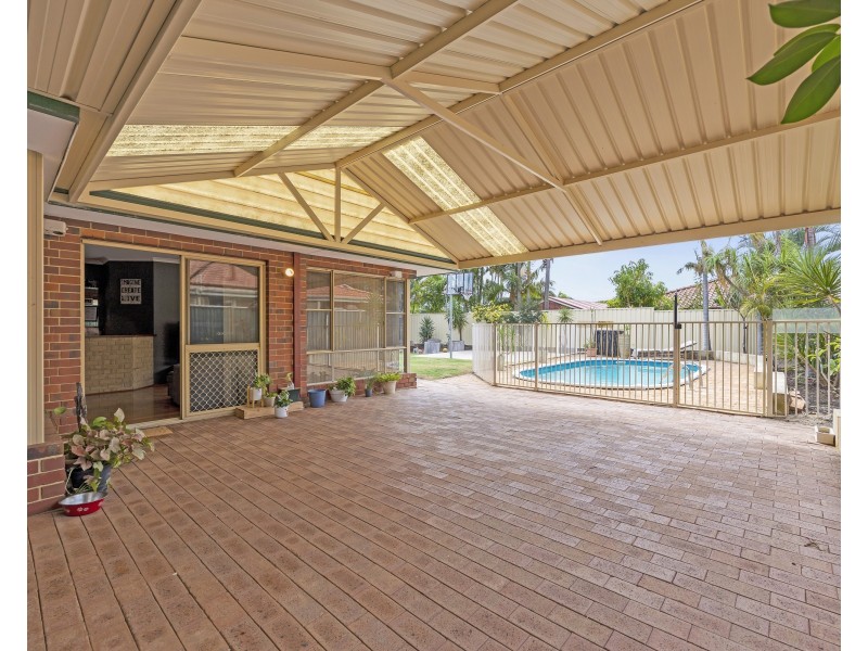 13 Tipuana Place, Thornlie WA 6108