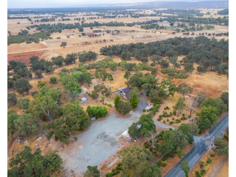 100 Lowlands Road, Mardella WA 6125
