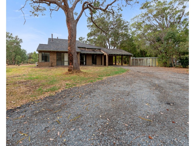 100 Lowlands Road, Mardella WA 6125