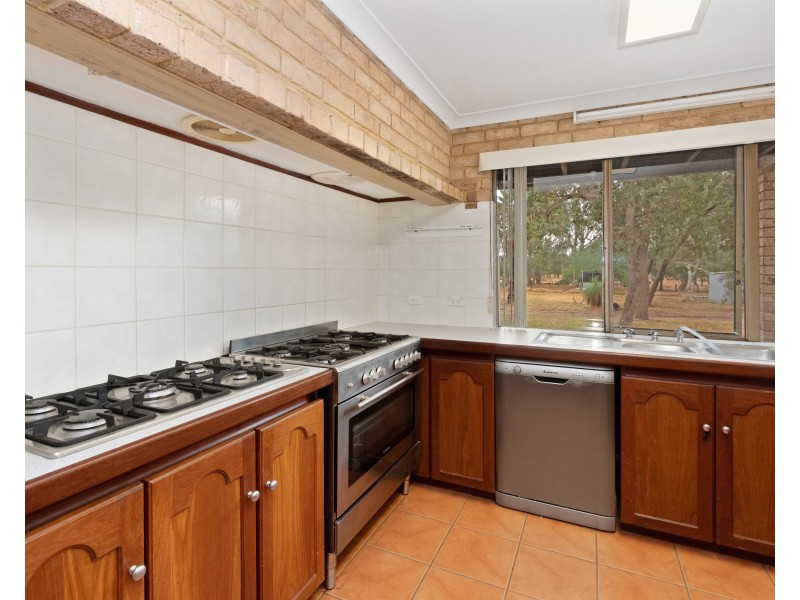 100 Lowlands Road, Mardella WA 6125