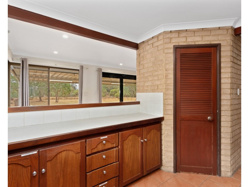 100 Lowlands Road, Mardella WA 6125