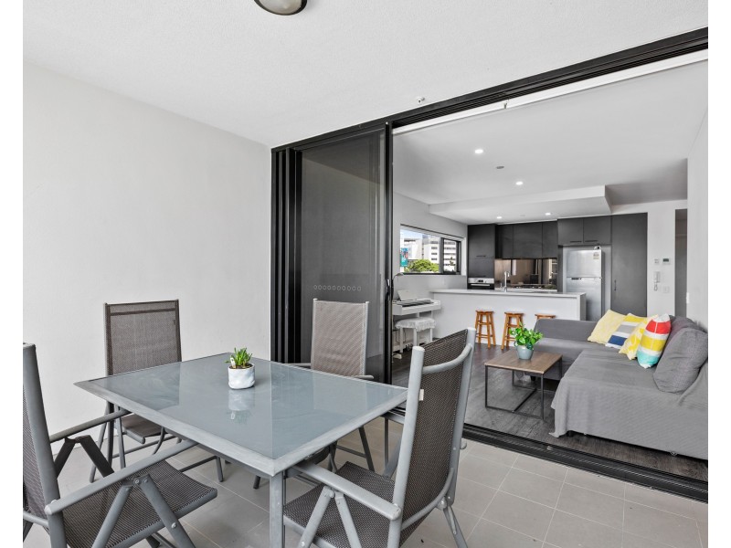 307/28 Wolseley Street, Woolloongabba QLD 4102