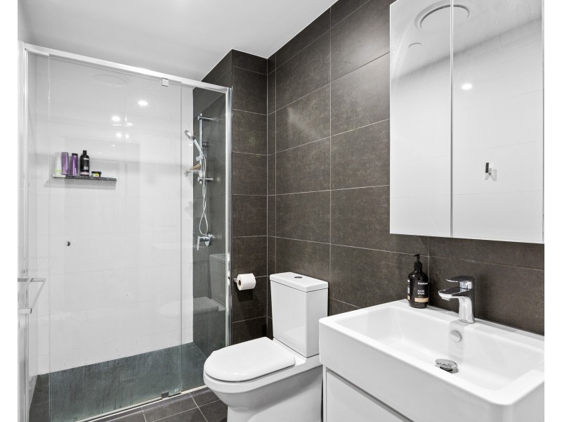 307/28 Wolseley Street, Woolloongabba QLD 4102