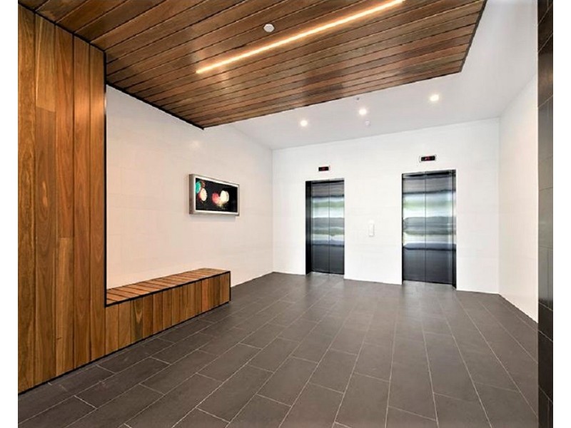 307/28 Wolseley Street, Woolloongabba QLD 4102