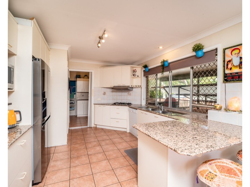 28 LOWRY ST, Slacks Creek QLD 4127