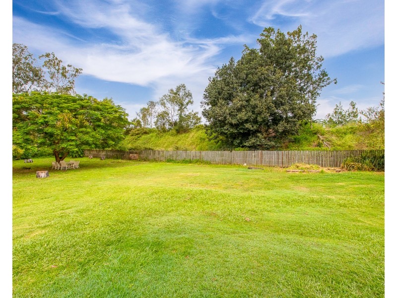19 Lumbye Place, North Tivoli QLD 4305