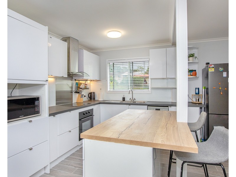 19 Lumbye Place, North Tivoli QLD 4305