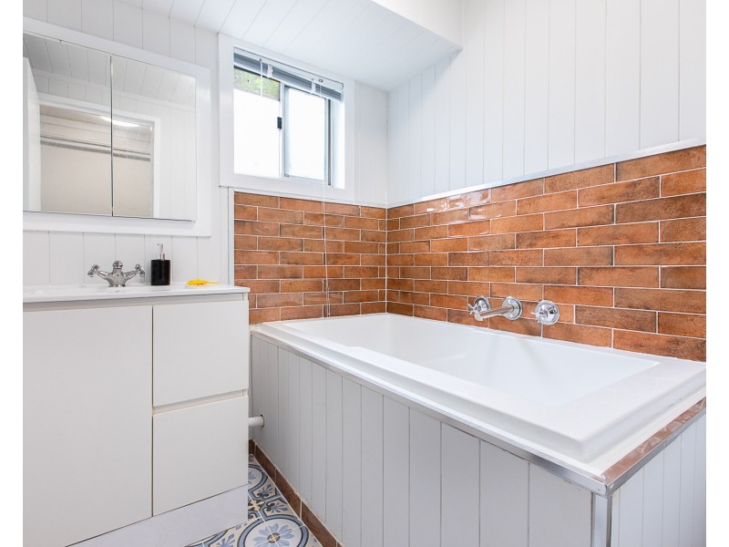 19 Lumbye Place, North Tivoli QLD 4305