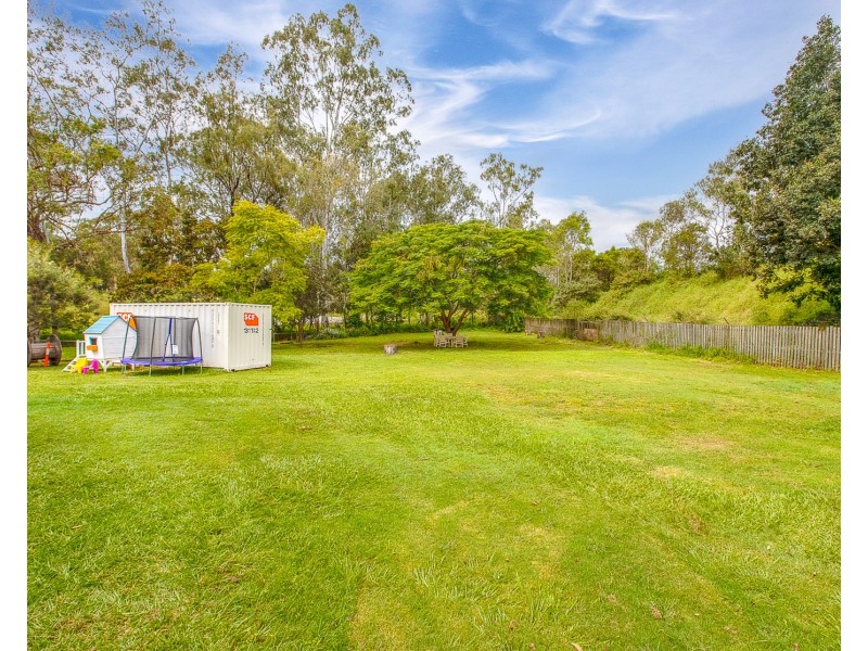 19 Lumbye Place, North Tivoli QLD 4305