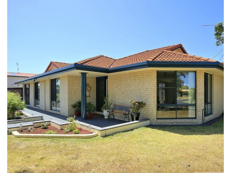 1 Aimee Drive, Urangan QLD 4655