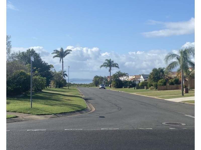 1 Aimee Drive, Urangan QLD 4655