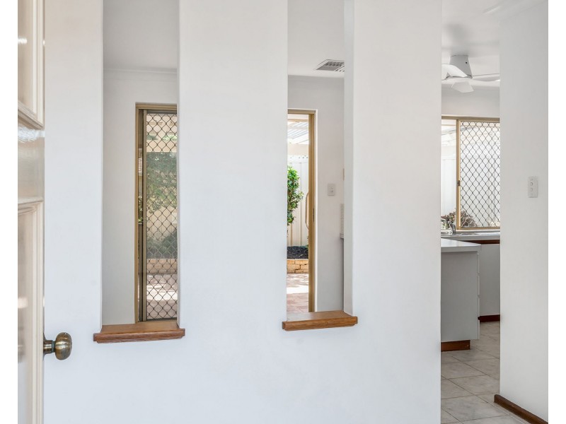 2/18 Heron Place, Maddington WA 6109