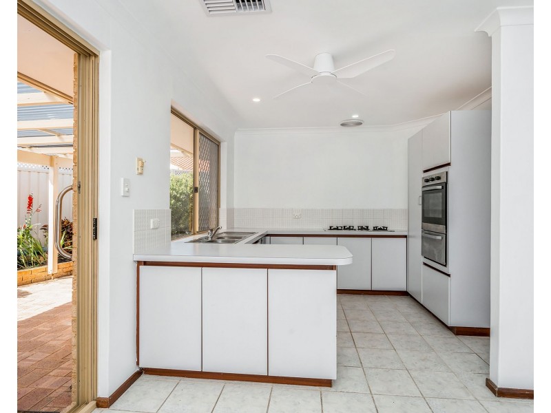 2/18 Heron Place, Maddington WA 6109