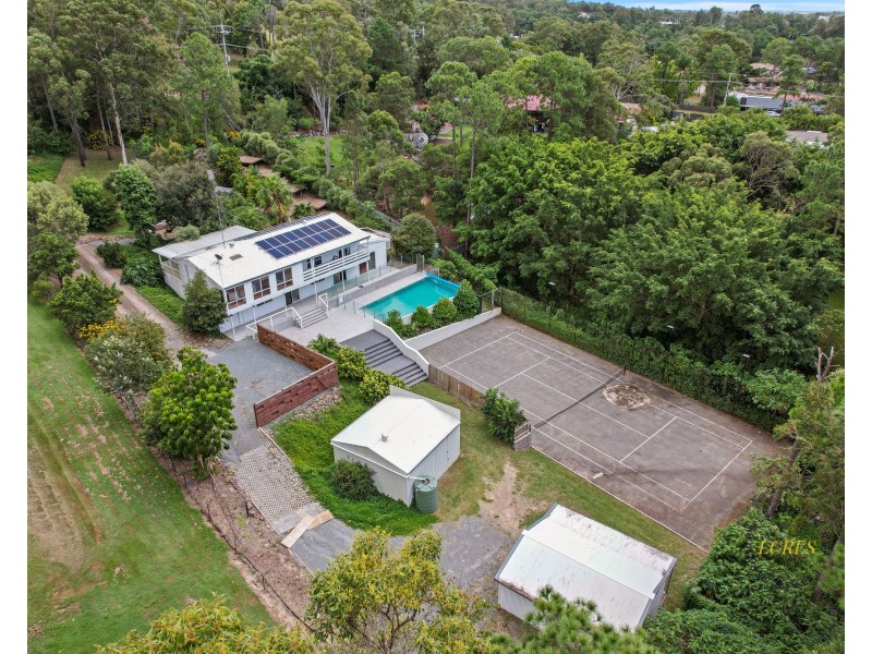 138-140 Glade Drive, Gaven QLD 4211