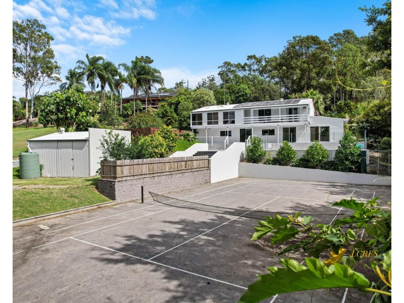 138-140 Glade Drive, Gaven QLD 4211